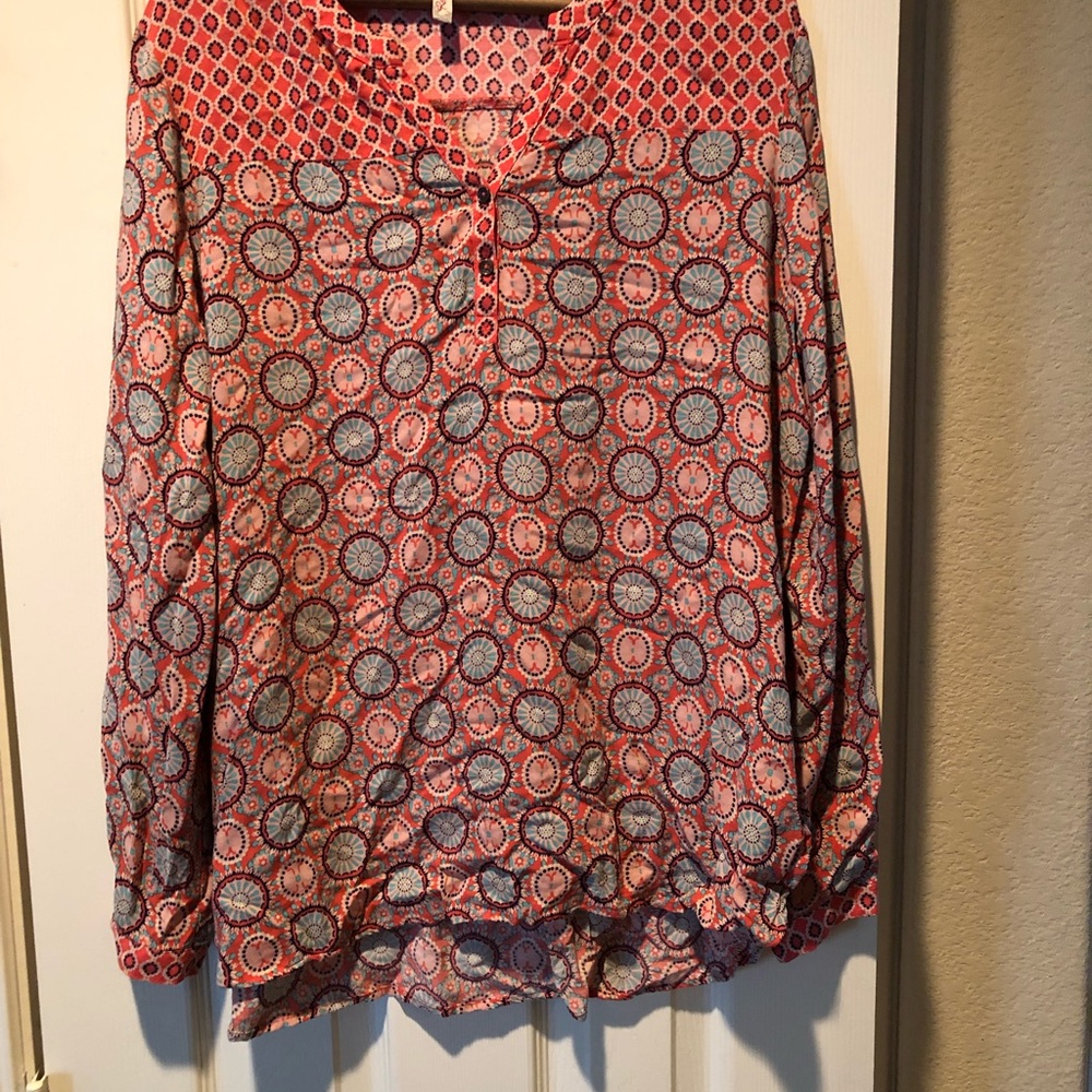 Red Camel top Sz M. Multicolored orange and blue.